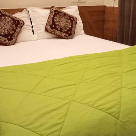 נדומבסרי Sapphire Inn מראה חיצוני תמונה