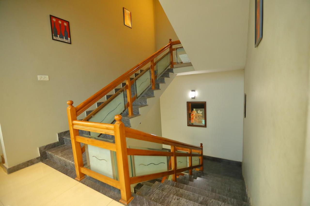 נדומבסרי Sapphire Inn מראה חיצוני תמונה