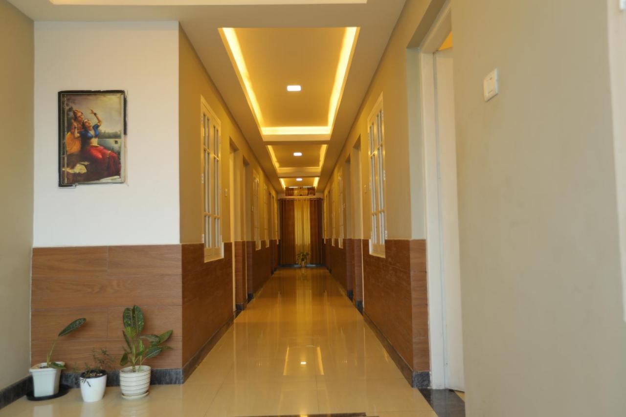 נדומבסרי Sapphire Inn מראה חיצוני תמונה
