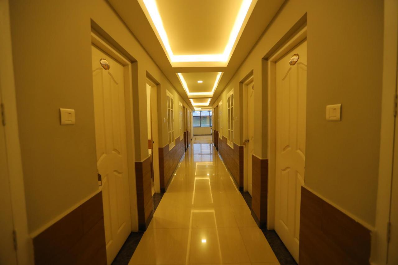 נדומבסרי Sapphire Inn מראה חיצוני תמונה