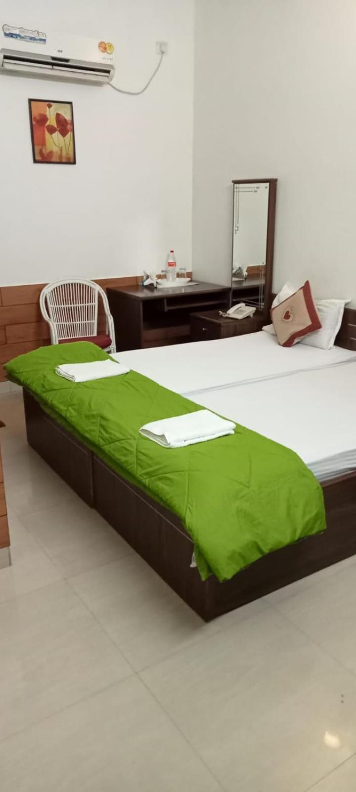 נדומבסרי Sapphire Inn מראה חיצוני תמונה